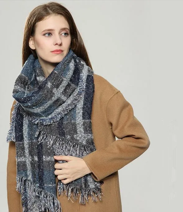 2017 New Fashionable Plaid Scarf for Women