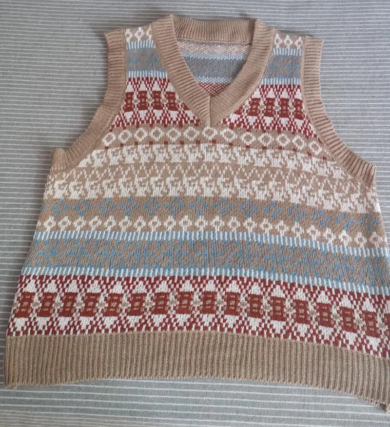 KittenAlarm - Sleeveless Retro Pattern Short Knitted Vest Sweater