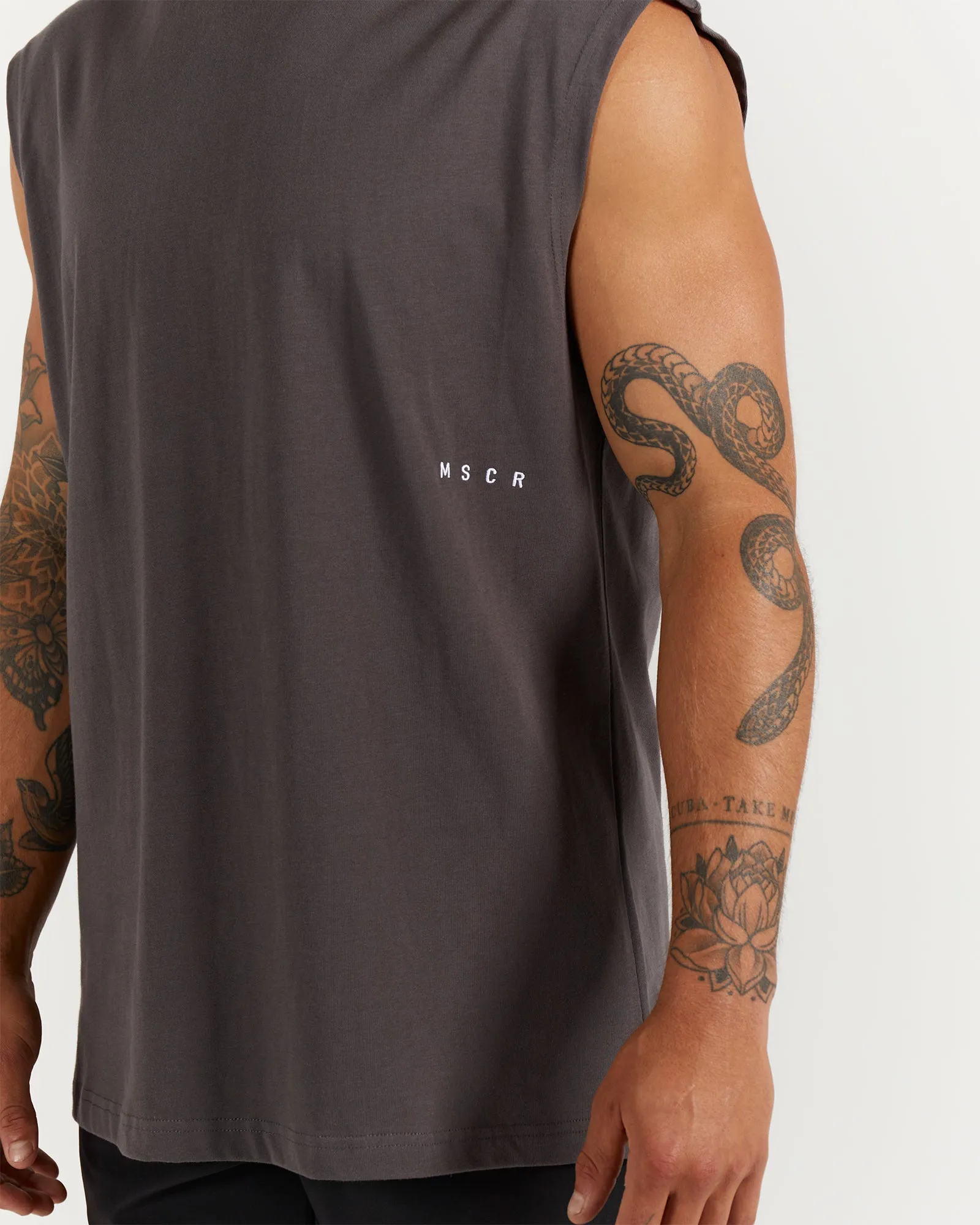 LIGHTWEIGHT OVERSIZED TANK - CHARCOAL