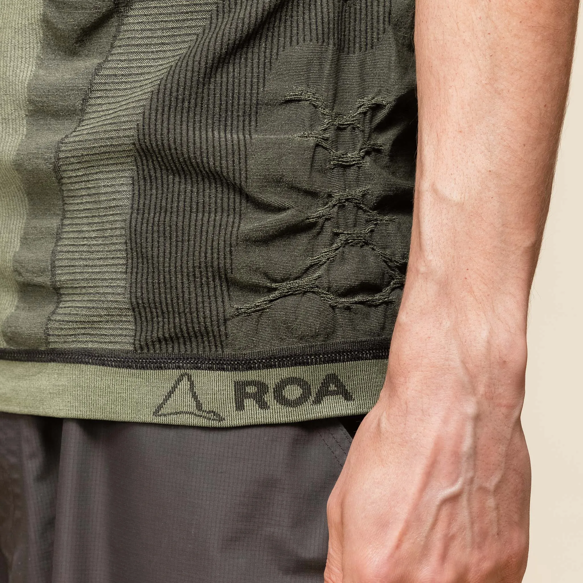 Roa Hiking - Seamless T-Shirt - Dark Green