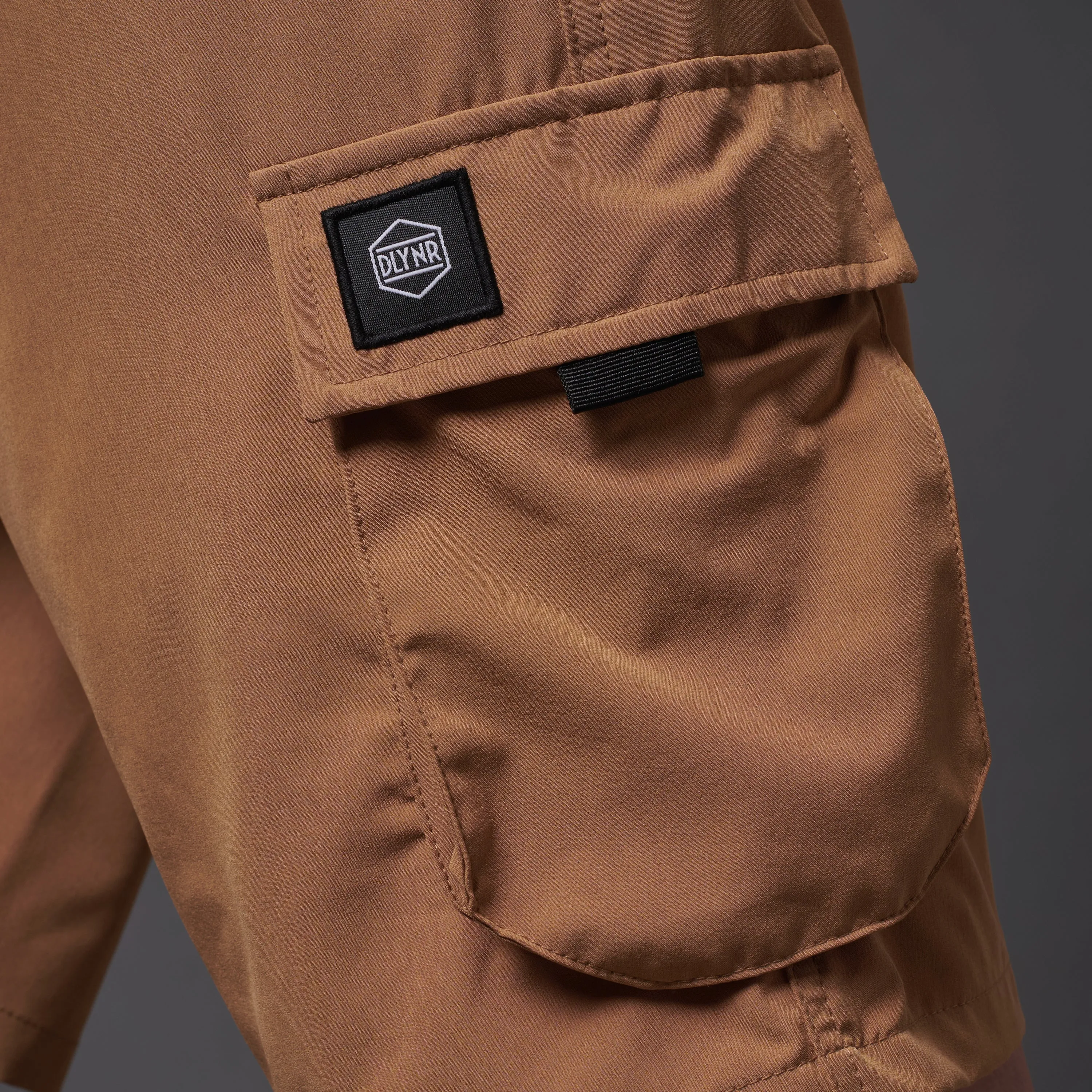 Techno Cargo Shorts Beige