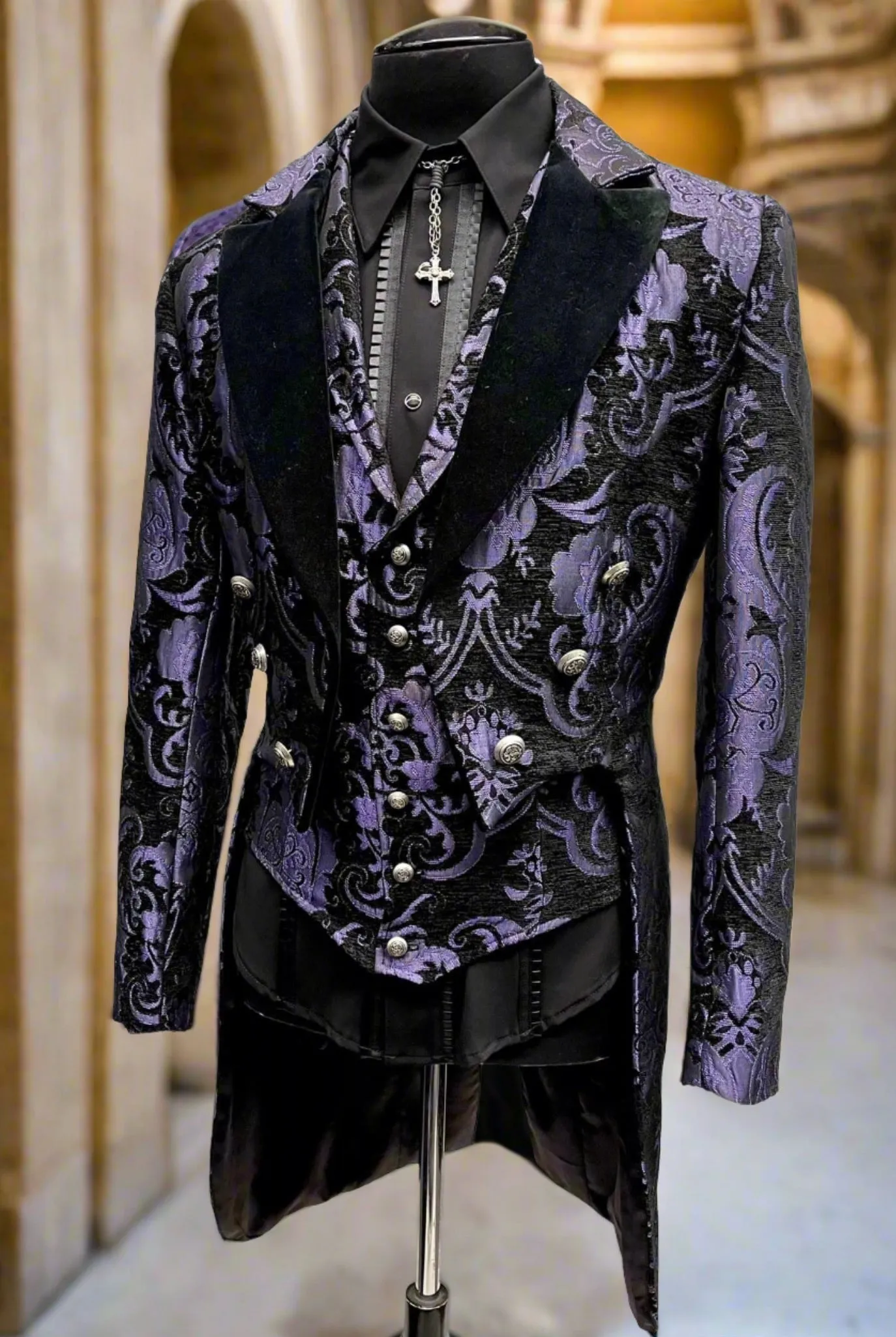 VICTORIAN TAILCOAT - PURPLE/BLACK TAPESTRY