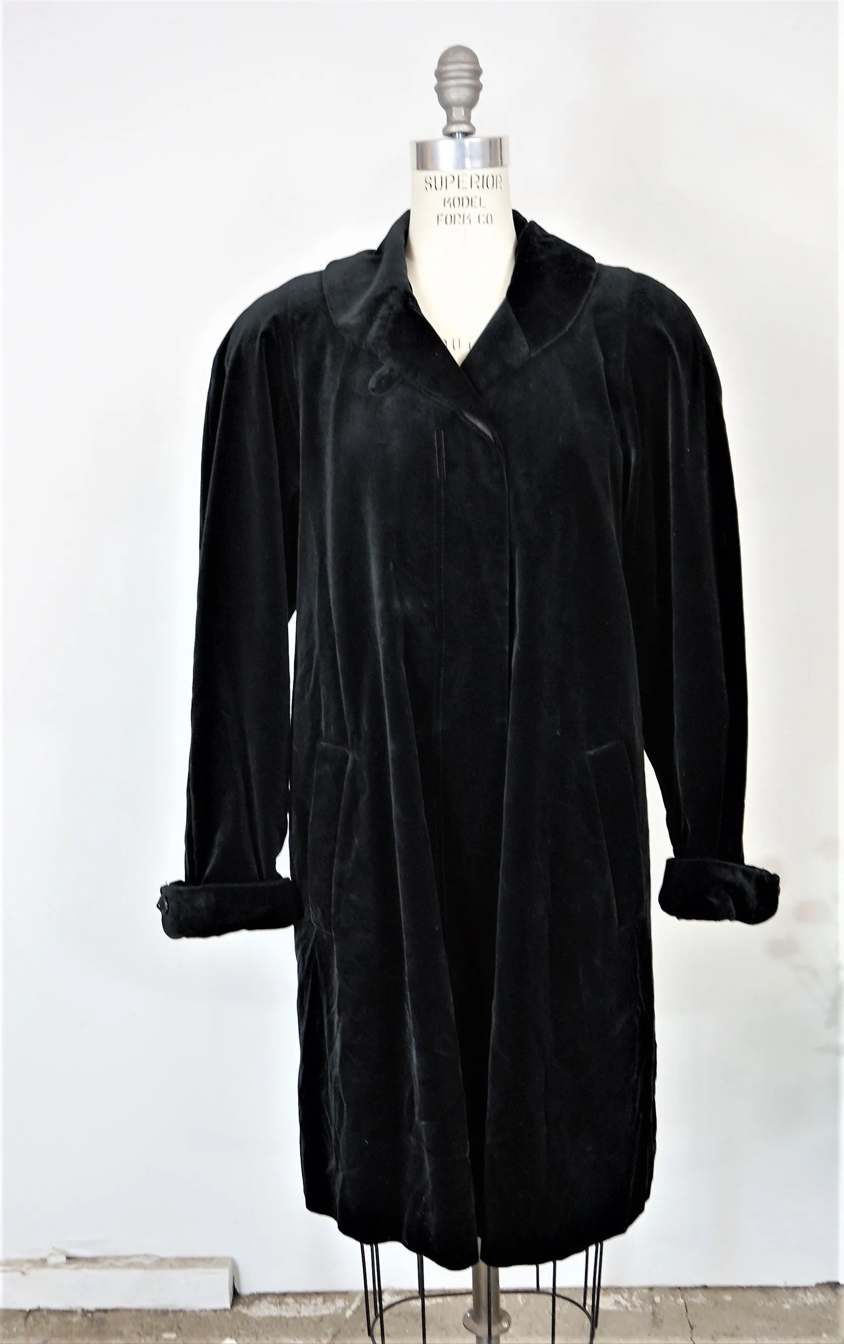 Vintage 1980s Black Velvet Opera Jacket